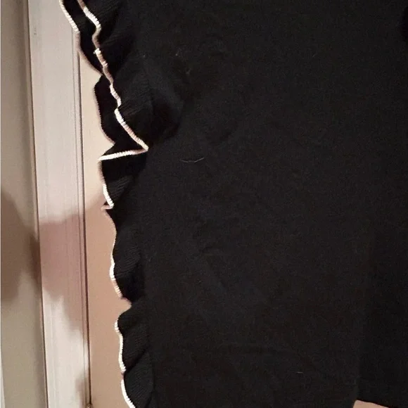 Cute Draper James Black Poncho with White Trim - Picture 2 of 7